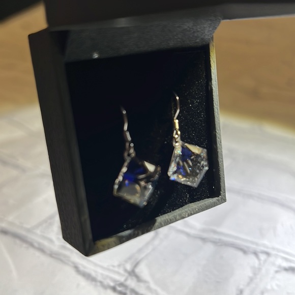 🆕Blue Swarovski Crystal Earrings by Cat Eye Jewels - Picture 7 of 16